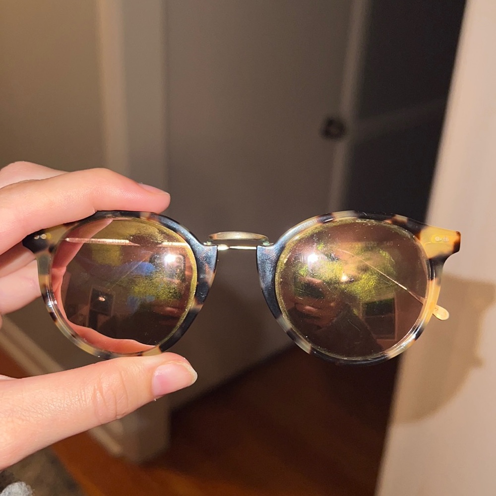 Illesteva Round Reflective Sunglasses